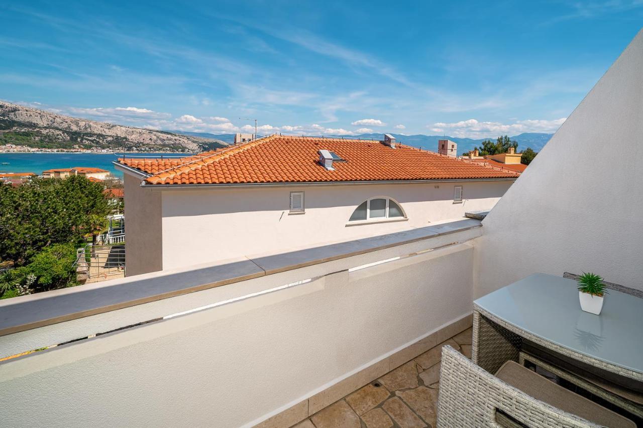 Ara-Bane Apartment Baska  Bagian luar foto